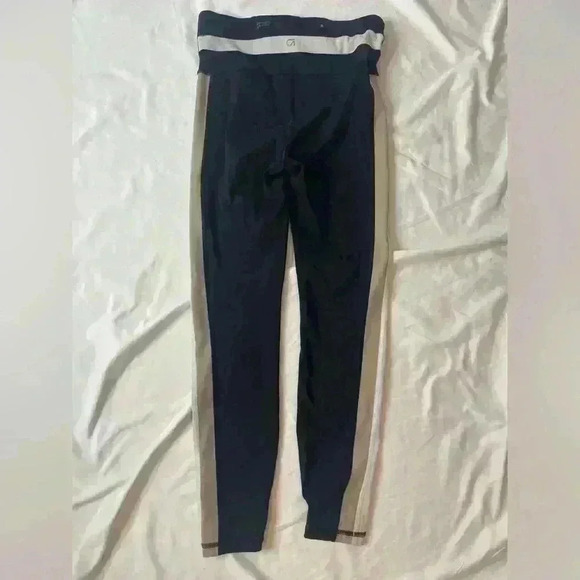 GapFit Women’s Sculpt Compression Leggings Size XS Black Beige White - Picture 4 of 6